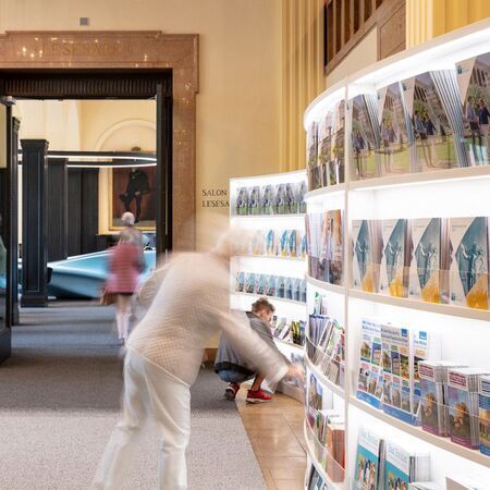 Lichtplanung und Sonderleuchtenentwicklung für die neue repräsentative Tourist-Info in Bad Kissingen