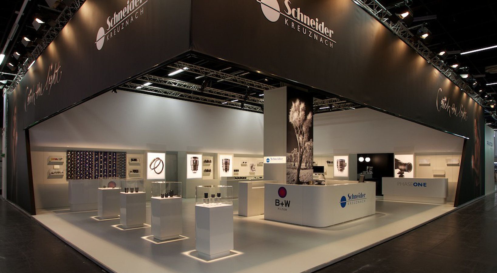 Markenarchitektur in Form eines Messestands für Schneider Kreuznach